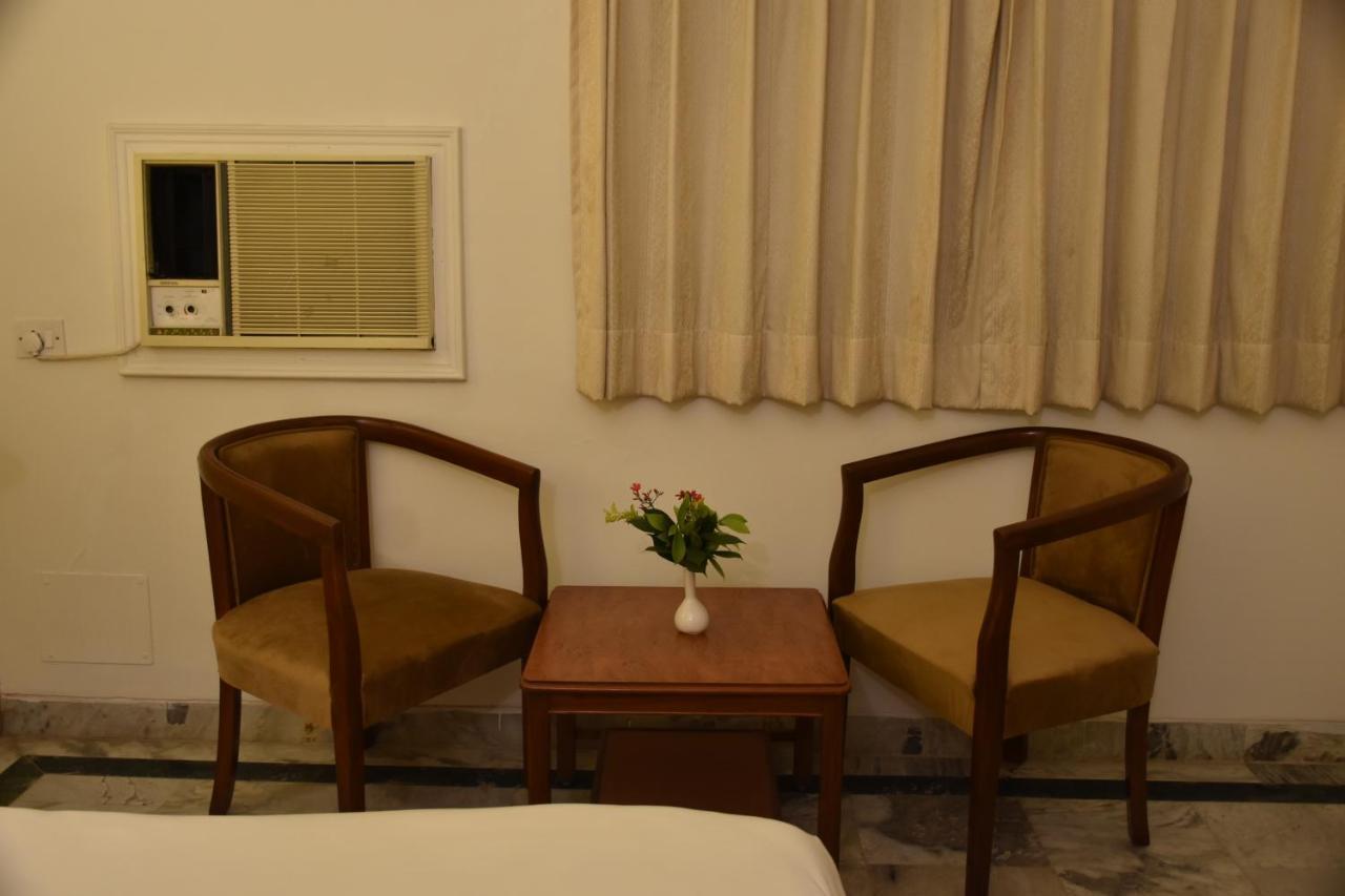 Greenwood Hotel Khajurāho Extérieur photo