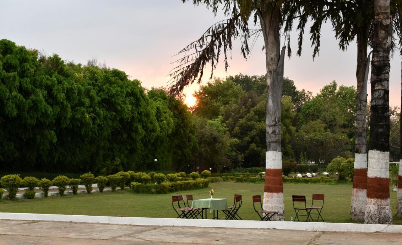 Greenwood Hotel Khajurāho Extérieur photo