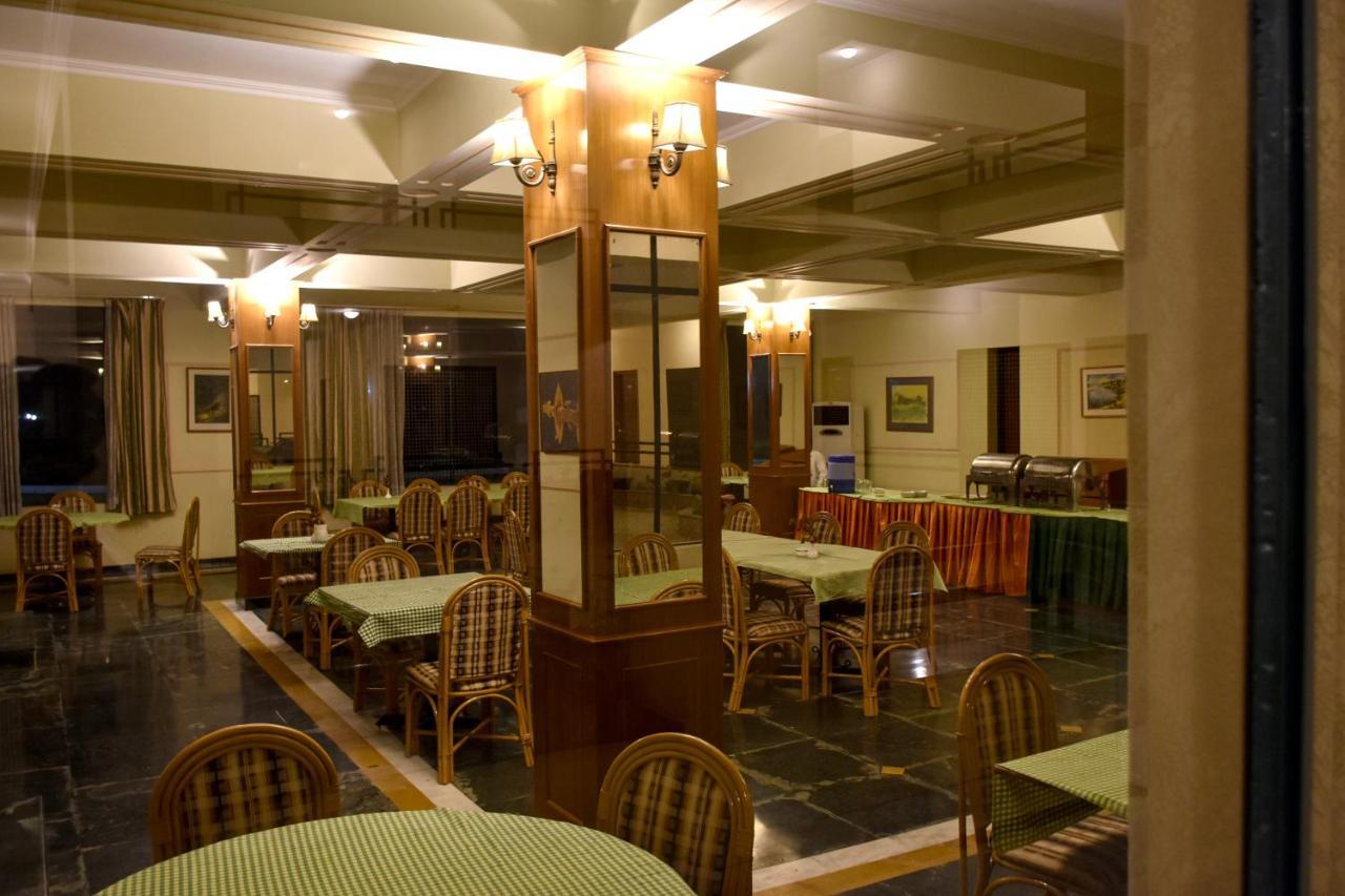 Greenwood Hotel Khajurāho Extérieur photo