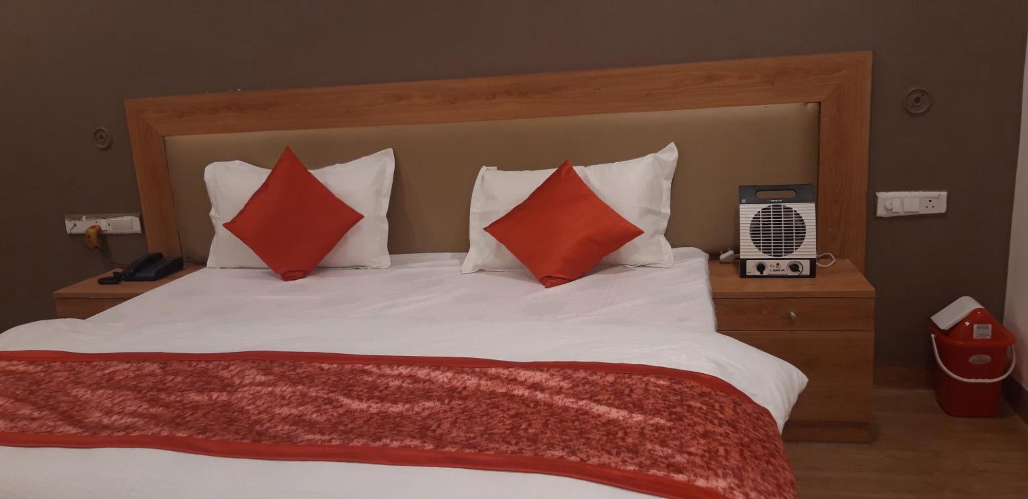 Greenwood Hotel Khajurāho Extérieur photo